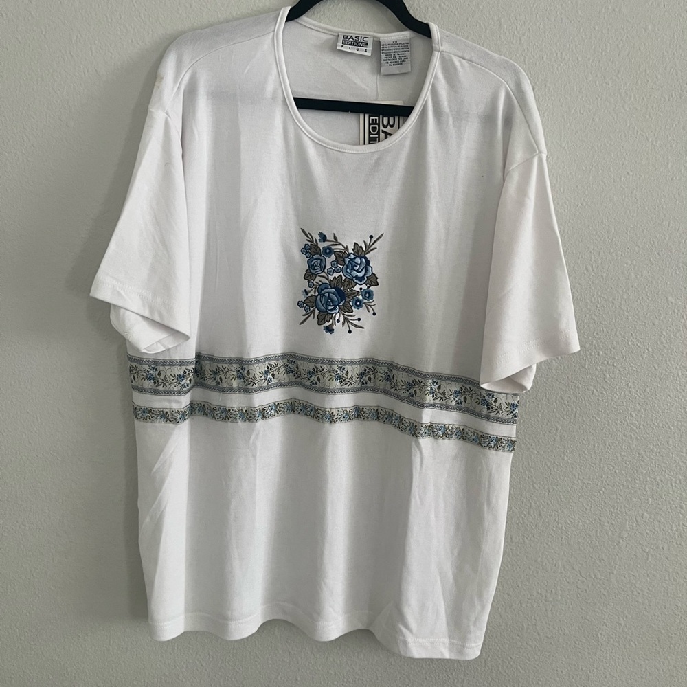 Vintage Basic Edition Plus Woman Top, Size 2X
